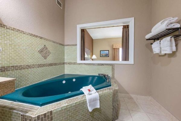 BAYMONT SUITES LAWRENCE (Lawrence)